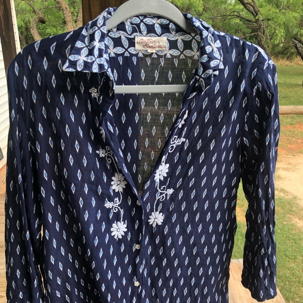 beachy style top, cute w white denim for summer